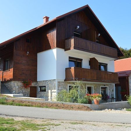 Sixteen Lakes Guest House Jezerce Esterno foto