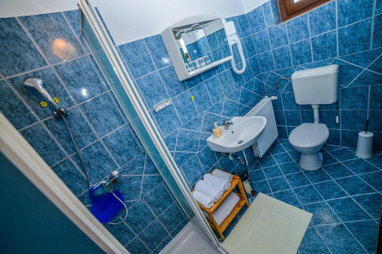 Sixteen Lakes Guest House Jezerce Esterno foto