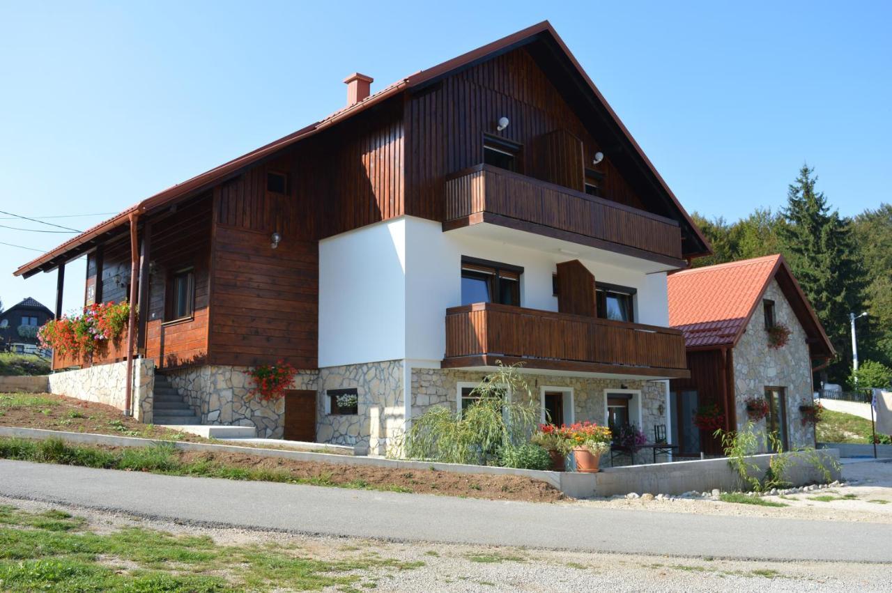 Sixteen Lakes Guest House Jezerce Esterno foto