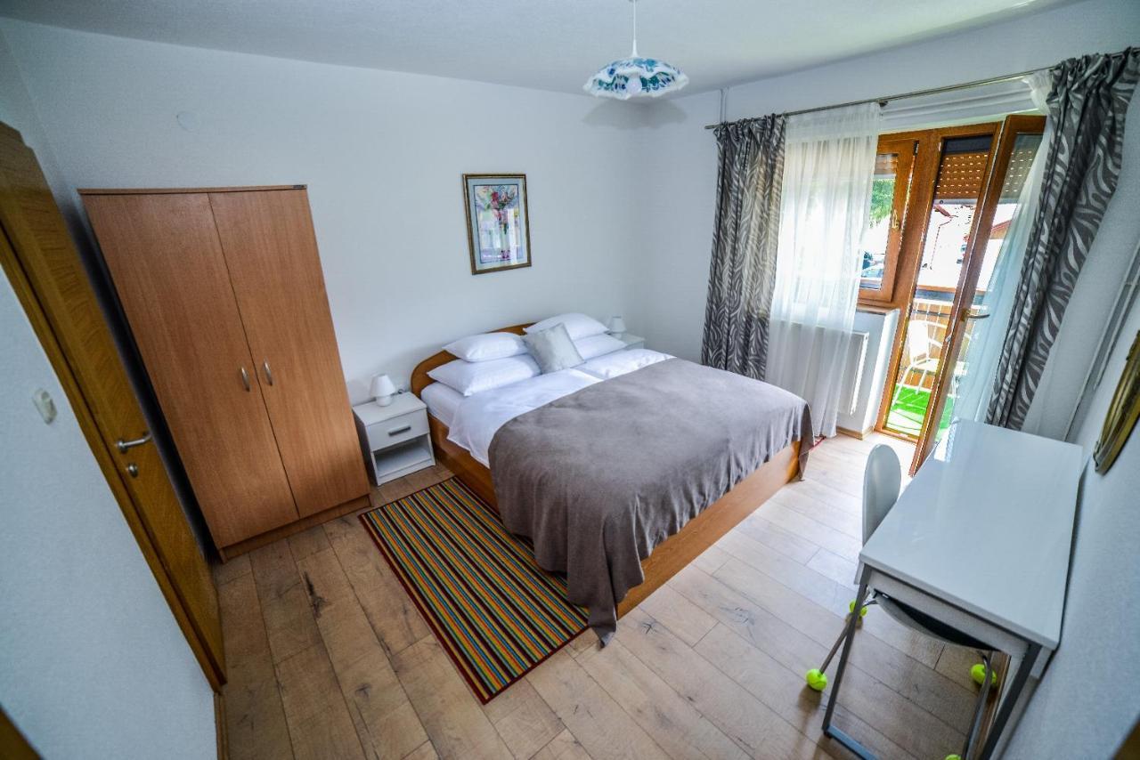 Sixteen Lakes Guest House Jezerce Esterno foto