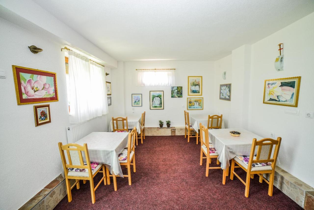 Sixteen Lakes Guest House Jezerce Esterno foto