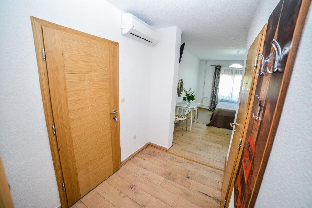 Sixteen Lakes Guest House Jezerce Esterno foto