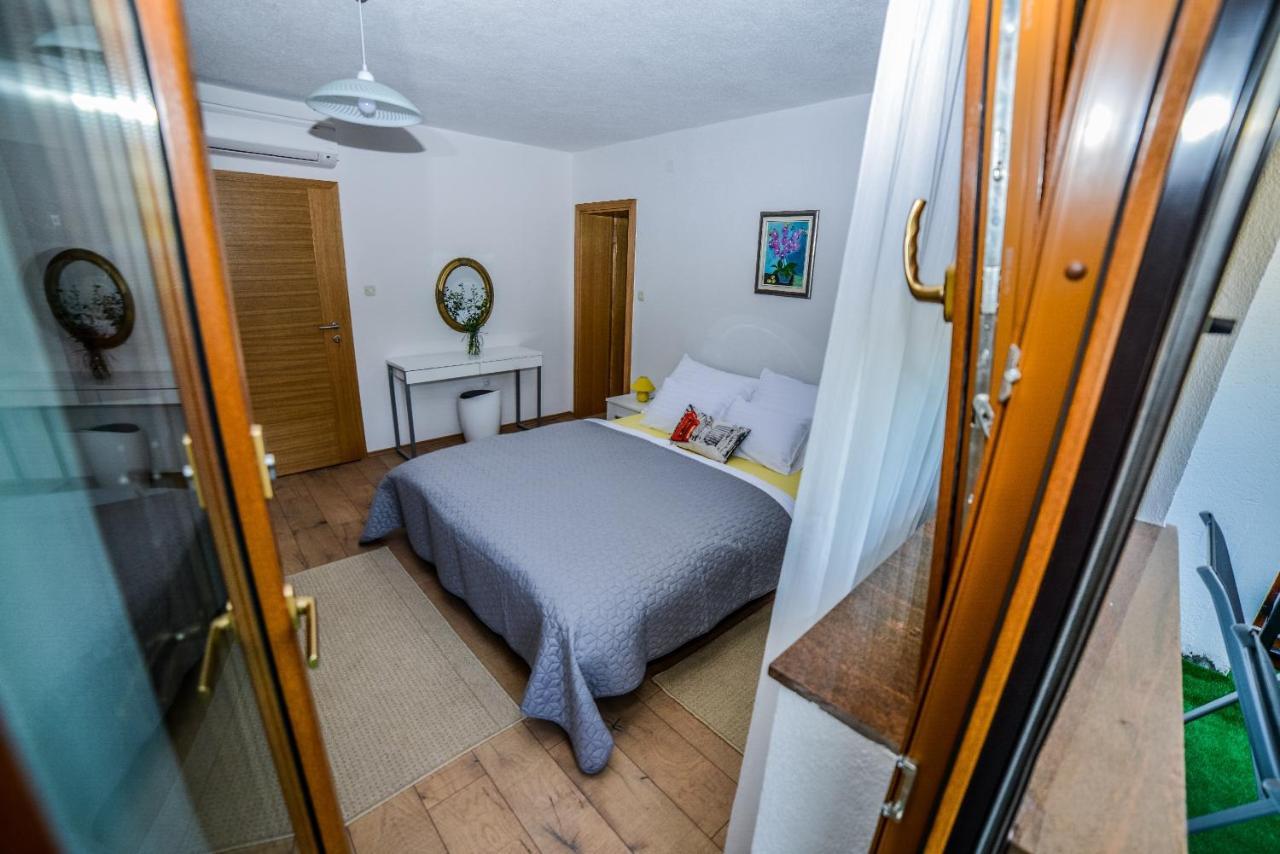 Sixteen Lakes Guest House Jezerce Esterno foto