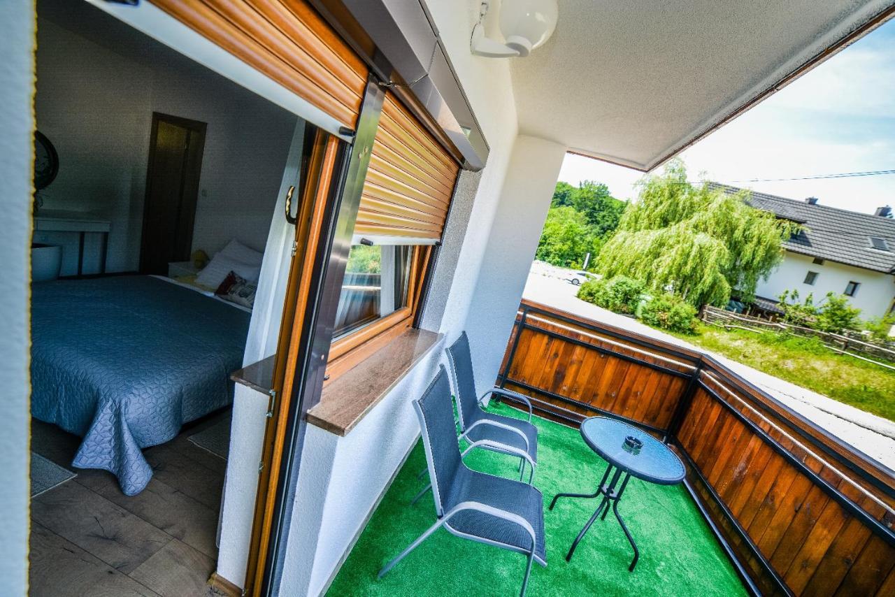 Sixteen Lakes Guest House Jezerce Esterno foto
